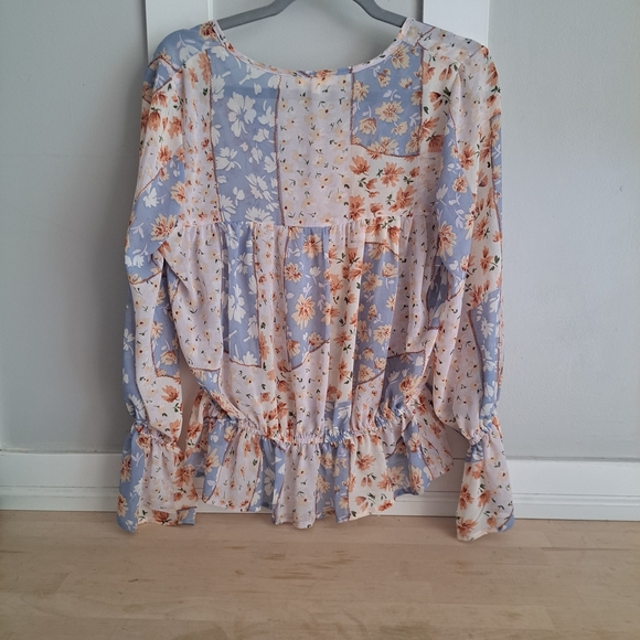 Easel Floral Blouse - Blue and Cream - Picture 2 of 6